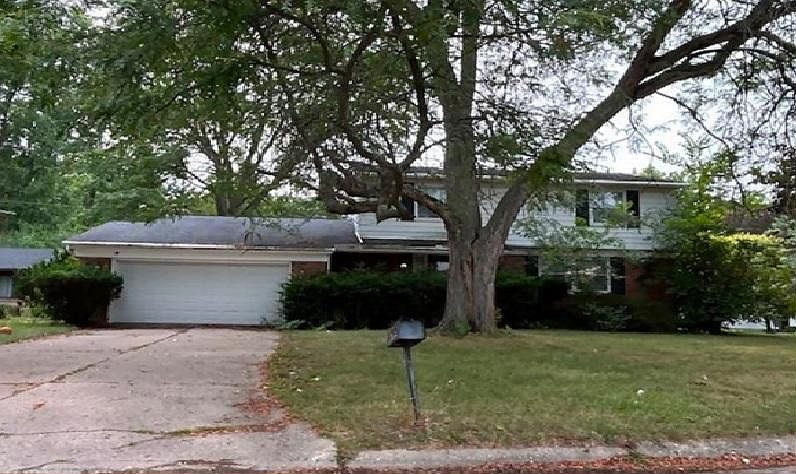1st image of 2602 Pinetree Dr