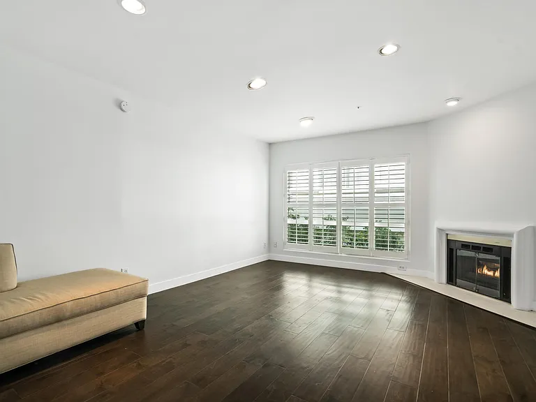 11690 Montana Ave #208 — Photo 18