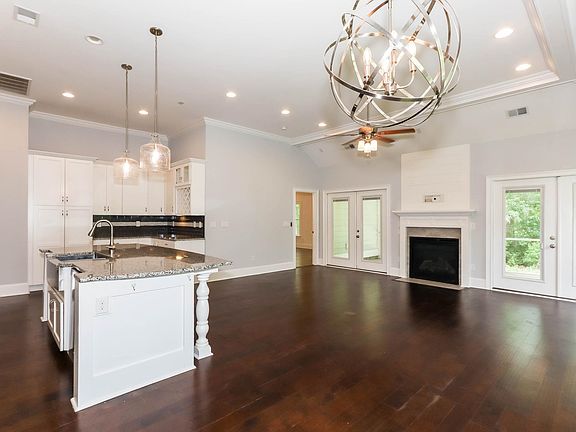 3rd image of 3085 Moss Bridge Ln.
