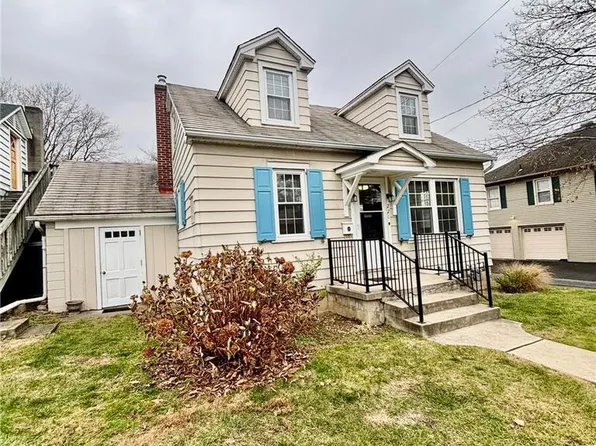 221 E Chestnut St, Nazareth, PA 18064