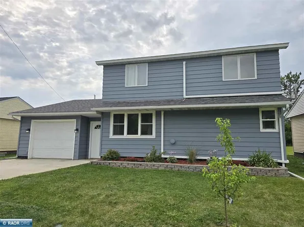 8733 Fairview Ln, Mountain Iron, MN 55768