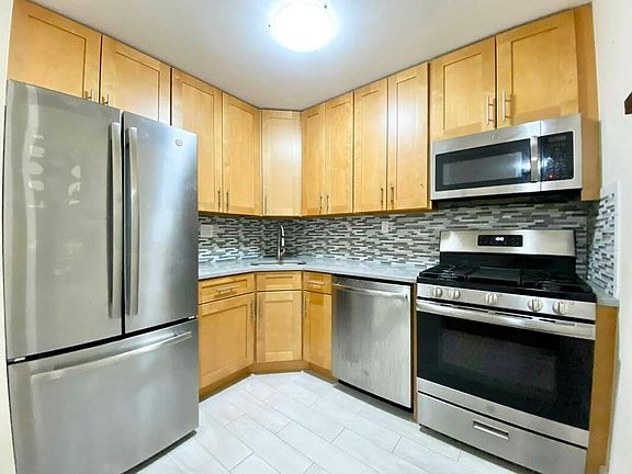 2nd image of 3225 Johnson Ave #33D