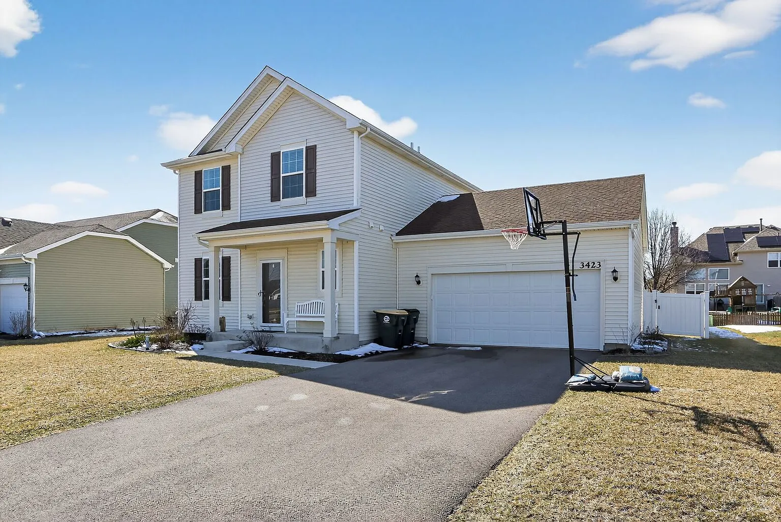 3423 Caledonia Dr photo 1