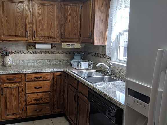 Newly updated kitchen.