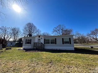 82 Prestige Dr, Clifton Springs, NY 14432