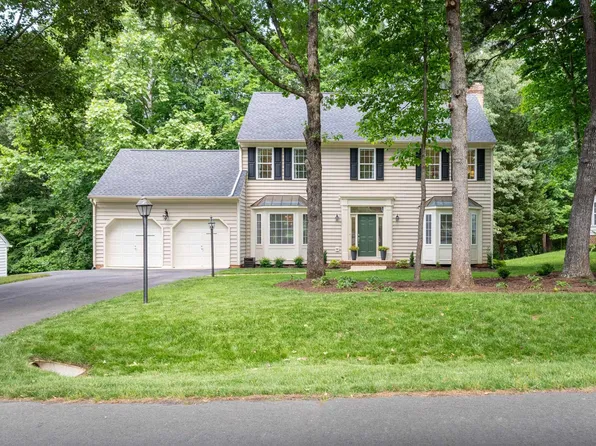 1174 River Oaks Ln, Charlottesville, VA 22901
