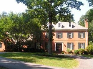 11301 Popes Head Rd, Fairfax, VA 22030