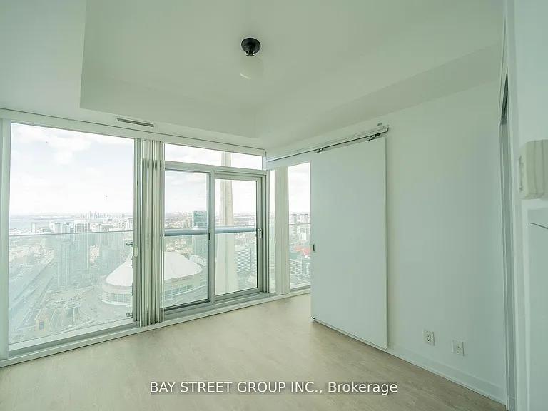 12 York St #5607 — Photo 5