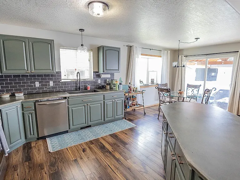 1268 W Bentwood Loop — Photo 87