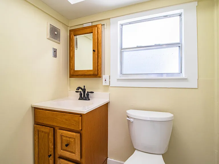 412 E Tillman Ave — Photo 11