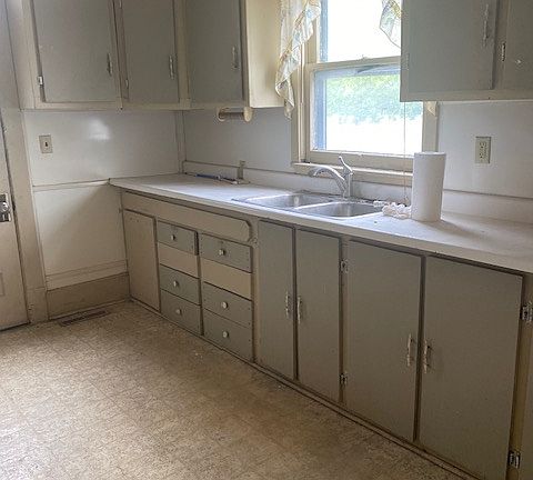 5th image of 122 W 27th St #1