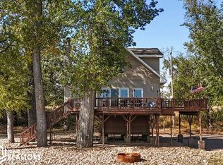 304 Edgewater Beach Rd, Burlington, IA 52601