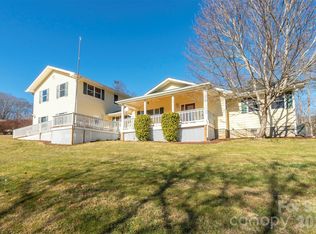 70 Midnight Ln, Waynesville, NC 28786
