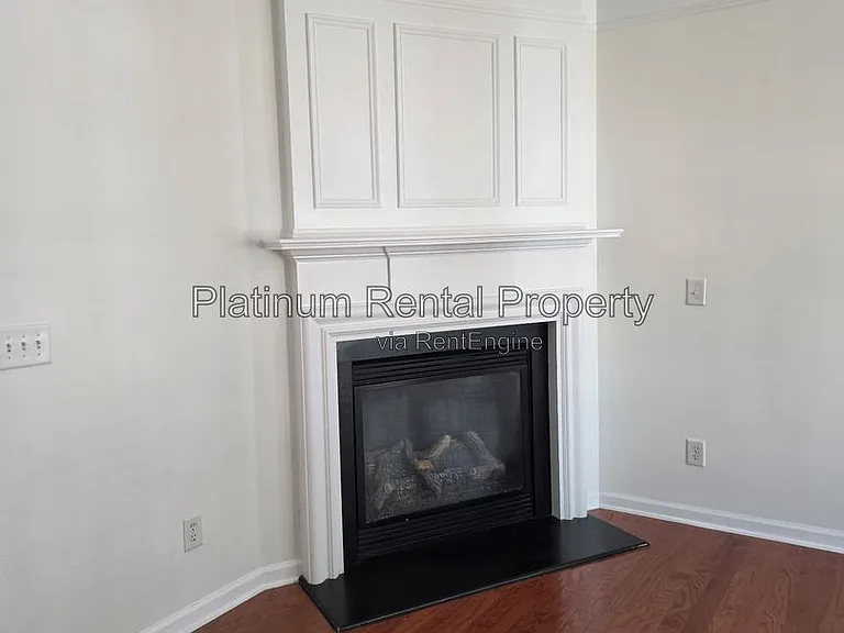221 Balaban Cir — Photo 16