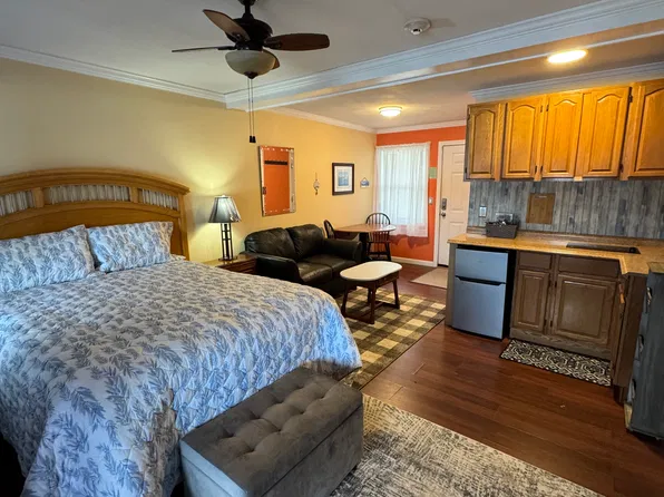 885 Laconia Rd #885, Tilton, NH 03276