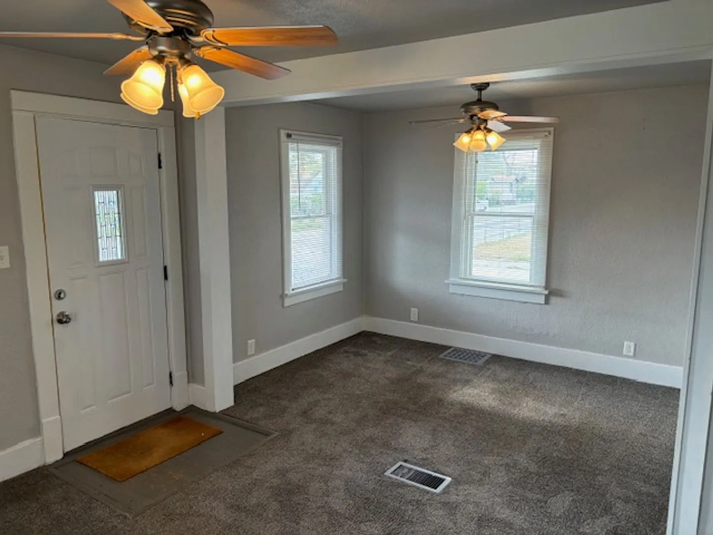 Charming Home — Photo 2