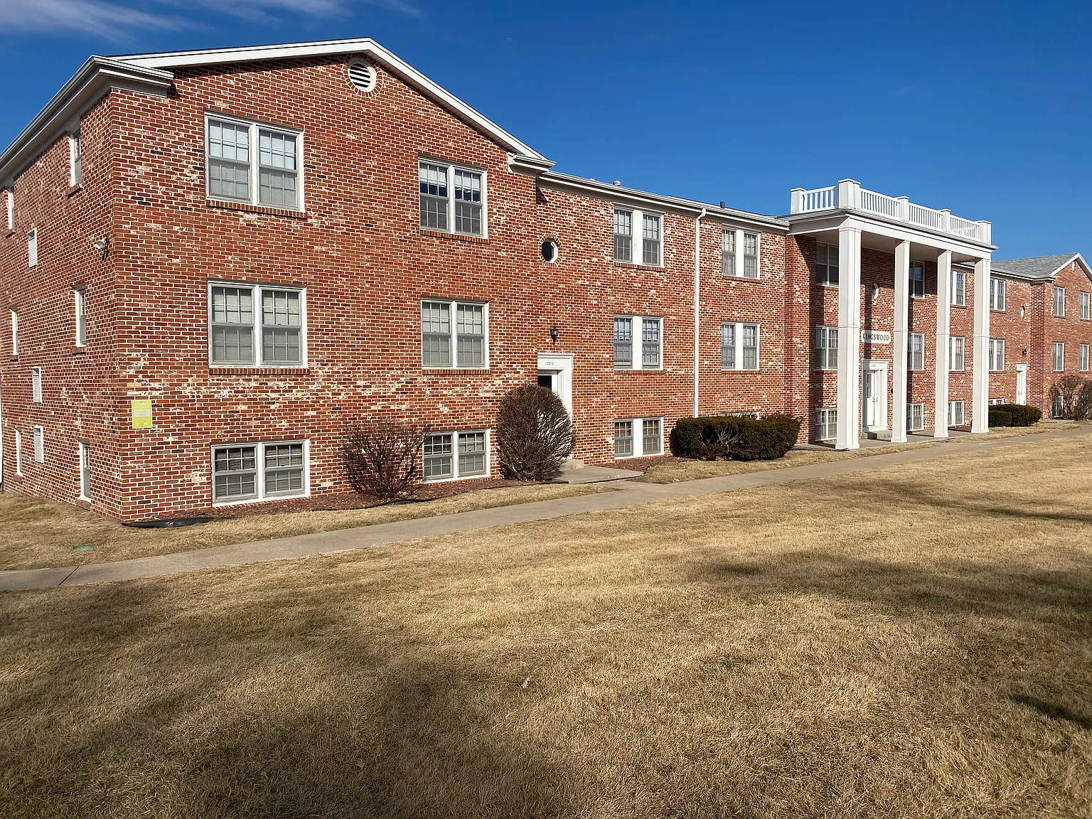 KINGSWOOD APARTMENTS — Photo 1