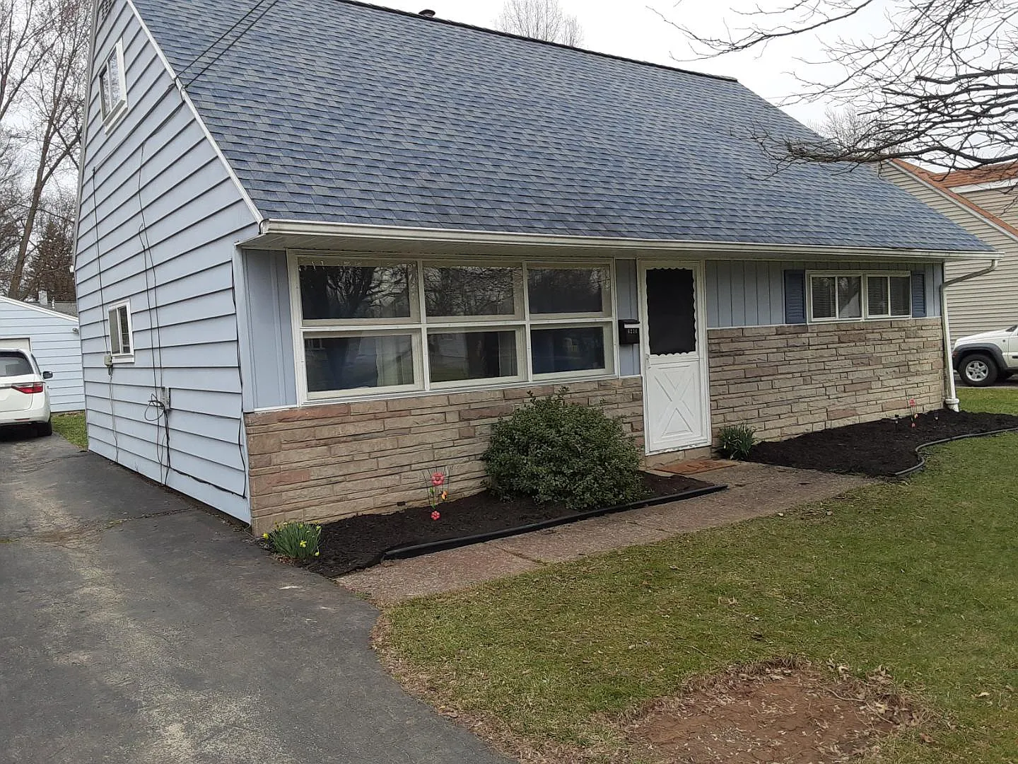 4230 Woodmere Dr photo 1