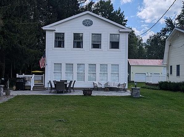98 Hazelmere Ave