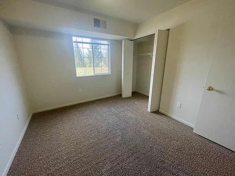 Hawks Ridge Apartments — Photo 5