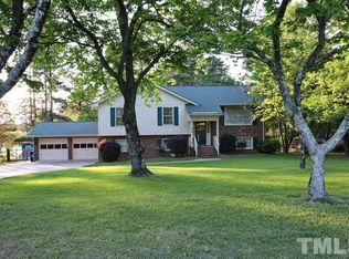 120 Riding Ridge Rd, Fuquay Varina, NC 27526