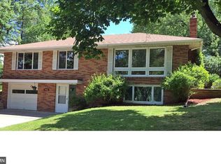 2632 Bittersweet Ln N, Maplewood, MN 55109