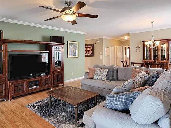 5th image of 407 Paulette Cir