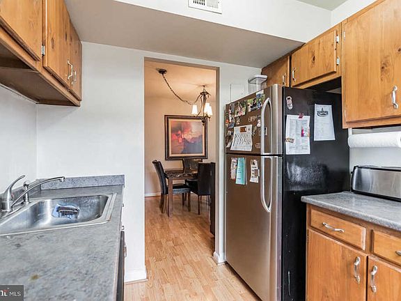 3rd image of 9493 Fairfax Blvd APT 203