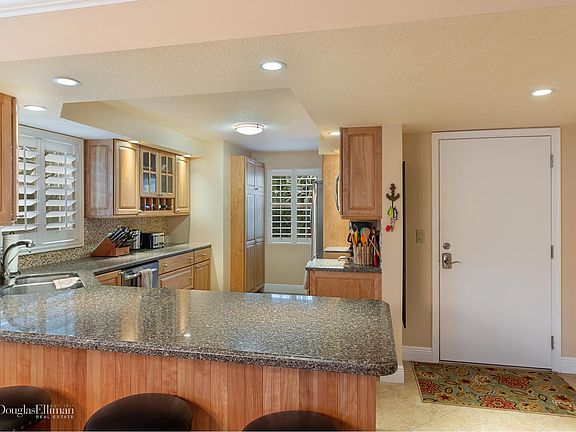 4th image of 1 Harbourside Dr APT 3306