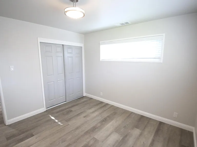5112 Olive Dr — Photo 8