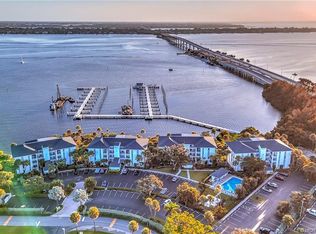 390 NE Edgewater Dr APT 304, Stuart, FL 34996