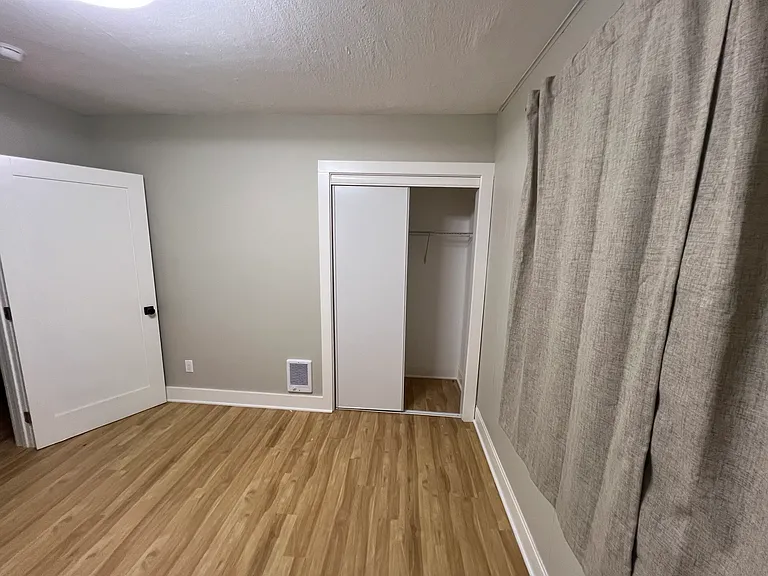 1013 S 5th Ave — Photo 9