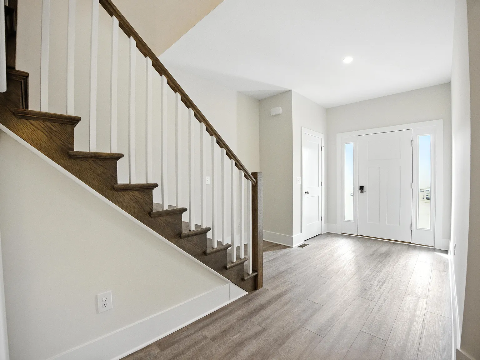 3 bed, 2.5 bath, 1790 sqft, $3,350 — Photo 2