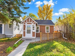 206 4th St E, Saskatoon, SK S7H1J1