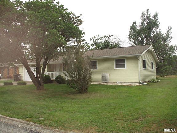 2nd image of 1017 S Locust St