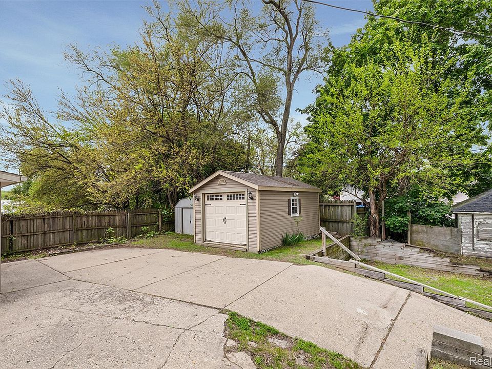 649 Lounsbury Ave, photo 27