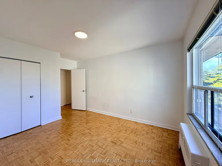 30 Upper Canada Dr #301 — Photo 11