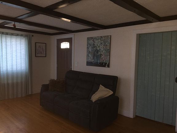 5th image of 60 Carlton St #1