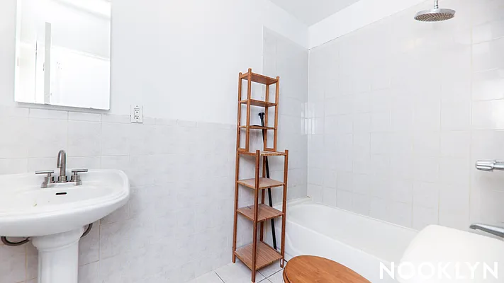 Rented by Nooklyn NYC LLC | media 9