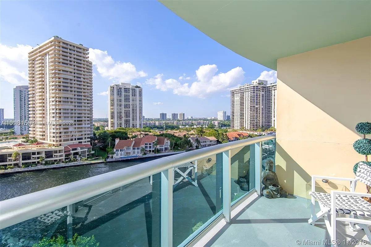 Building Photo - 19390 Collins Ave #1121