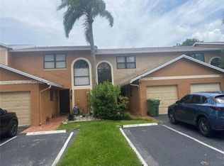 10584 NW 6th St, Pembroke Pines, FL 33026