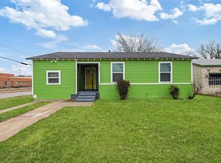 3851 Dowdell St, Fort Worth, TX 76119