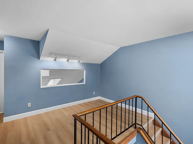 22 Lexington Dr — Photo 15