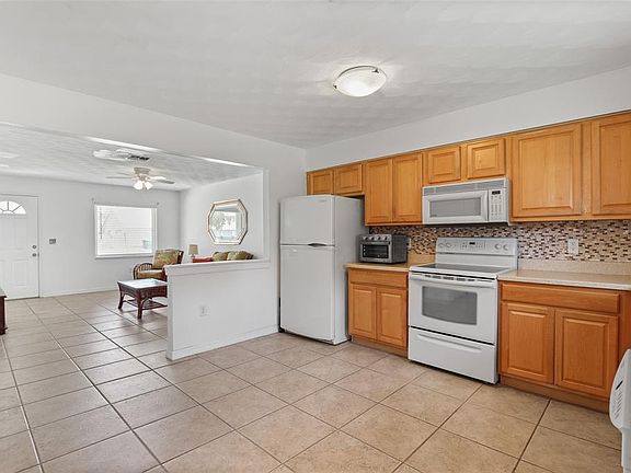 3rd image of 1509 WYOMING AVENUE