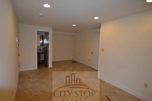 Rented by City Stop Realty | media 13