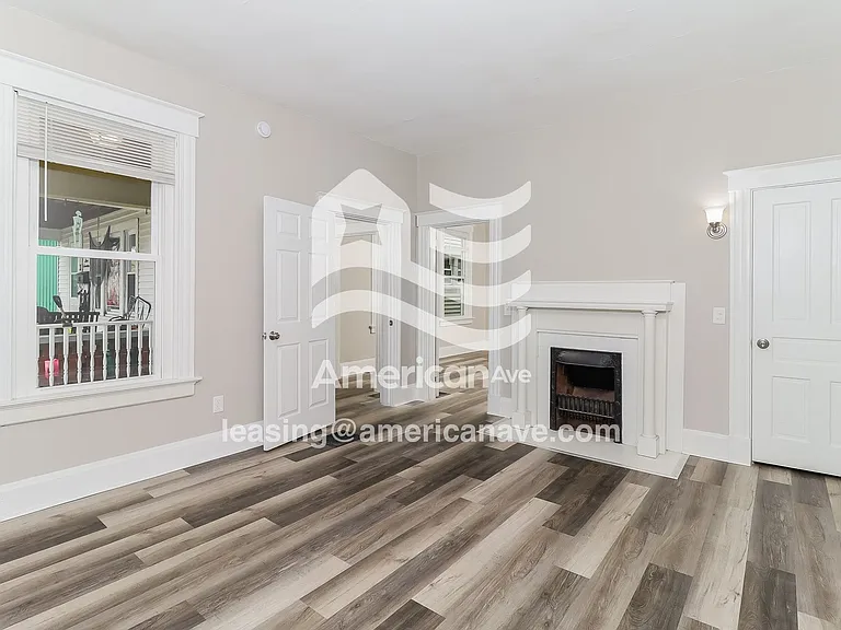 203833_003_wm_-_living_room_13260160.jpg