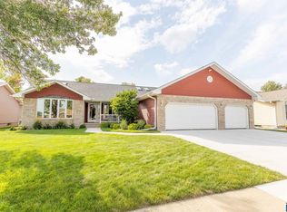 3819 Crescent Ln, South Sioux City, NE 68776
