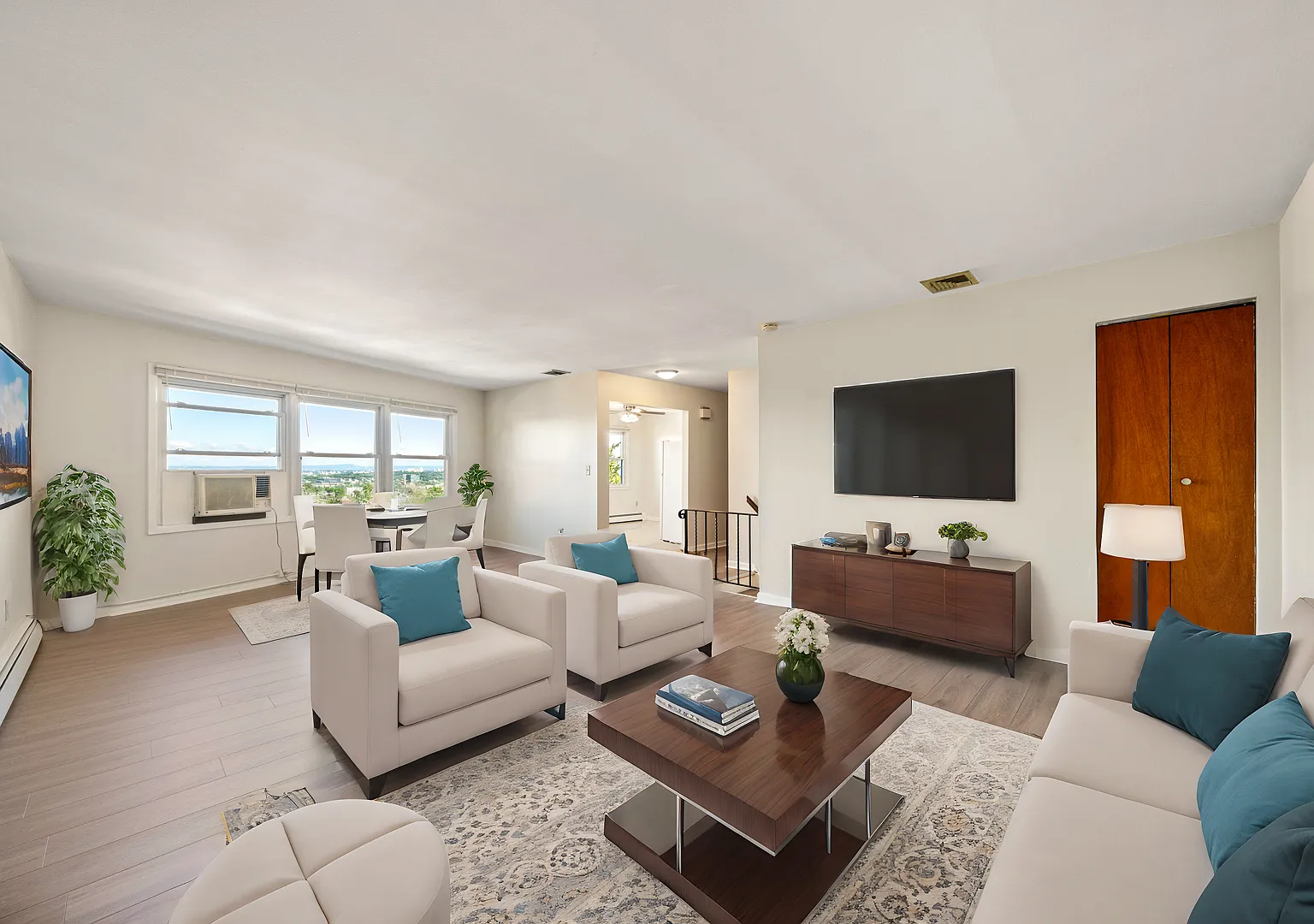 2 bed, 1.5 bath, 900 sqft, $2,800 — Photo 1