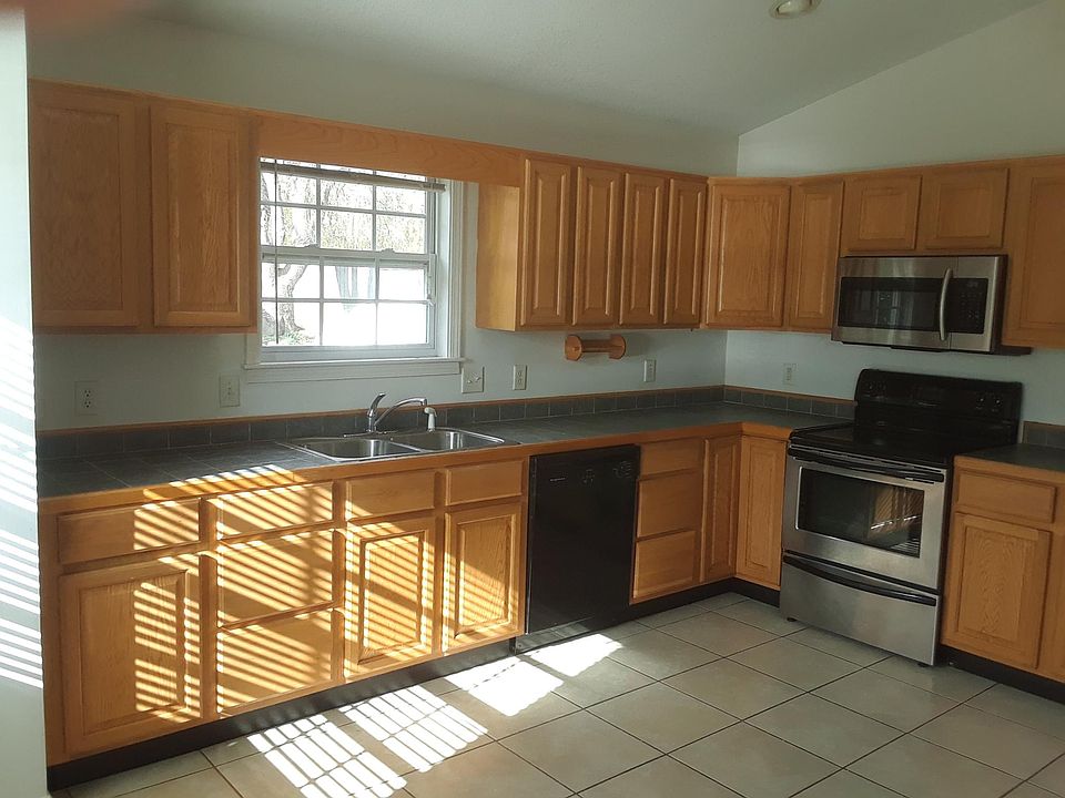 2nd image of 209 Aurora Dr