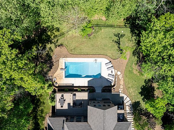 4th image of 1467 Le Chesnay Dr